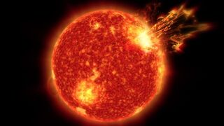 Активная область на Солнце сгенерировала мощнейшие вспышки на обращенной к Земле стороне