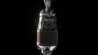 Частный японский зонд сфотографировал фрагмент космического мусора с расстояния 50 метров