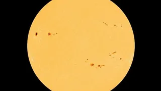 Активность Солнца на севере заметно растёт: учёные фиксируют выравнивание солнечных пятен по обе стороны от экватора