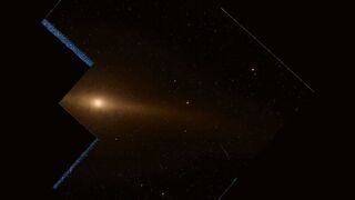 Загадка галактики NGC 5084: перевёрнутая чёрная дыра и двойные рентгеновские шлейфы