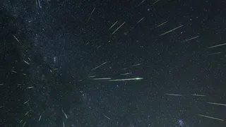 Готовьте желания: два зрелищных метеорных потока украсят апрельское и майское небо