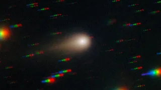  Космический странник явил миру свой хвост: уникальный момент в астрономии