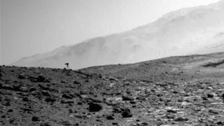 На снимке марсохода Curiosity заметили странный объект, похожий на «треногу»